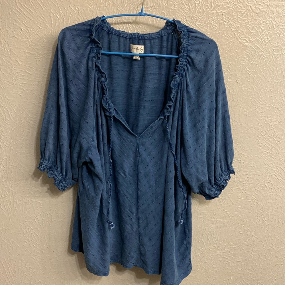 Excellent condition blue blouse tie or leave untied